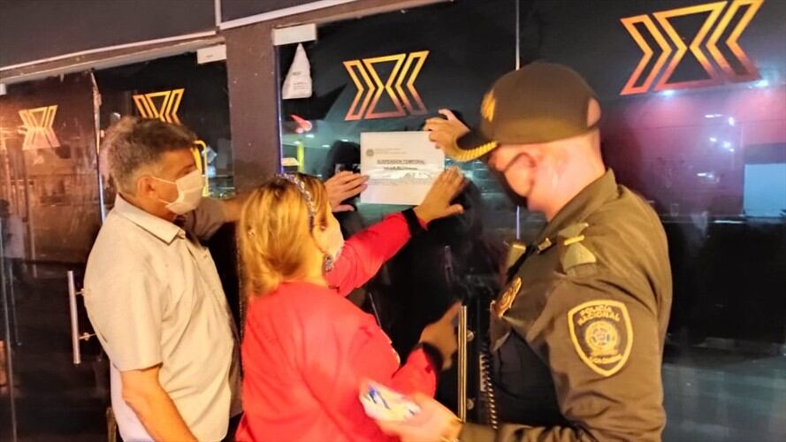 Cierran establicmientos en Cartagena. Foto: Twitter: @@AlcaldiaCTG