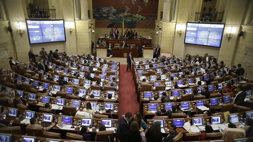 El uribismo radicó un proyecto de doble instancia retroactiva para aforados. Foto: Colprensa