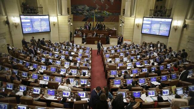 El uribismo radicó un proyecto de doble instancia retroactiva para aforados. Foto: Colprensa