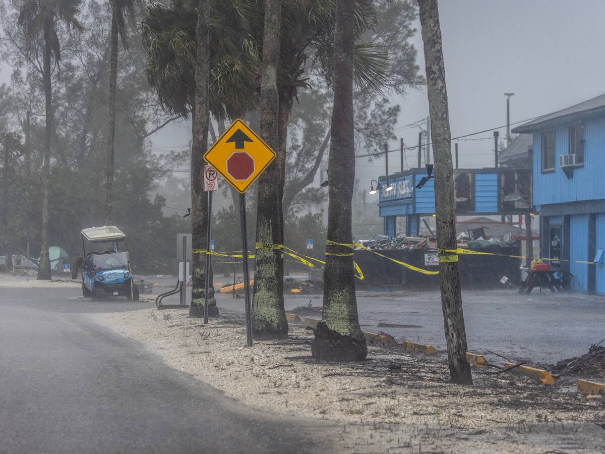 Milton golpeó el centro de Florida en una noche con millones de desplazados y sin luz