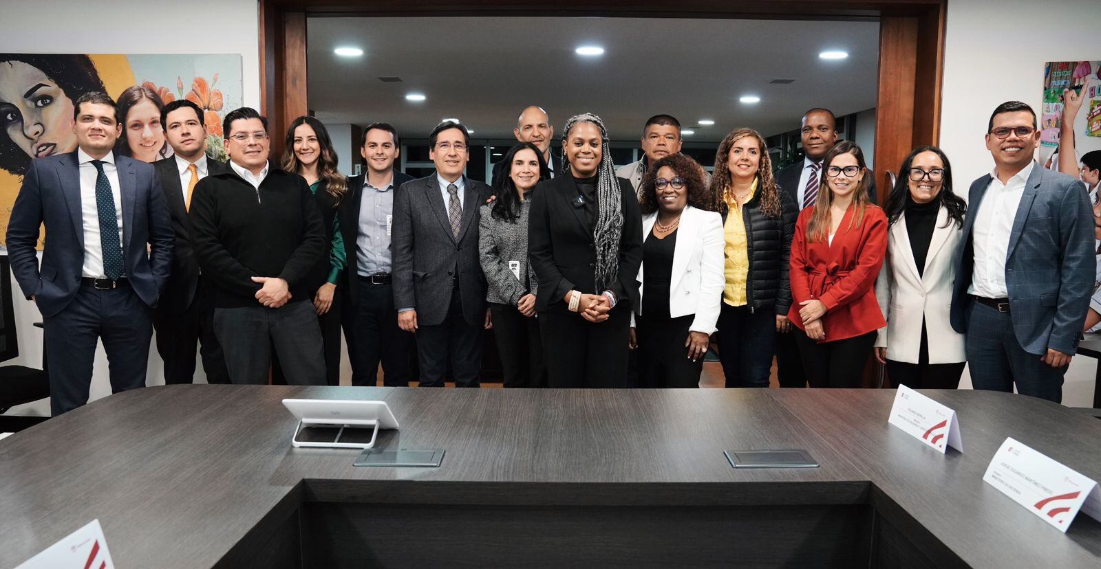 Empieza transición hacia nuevo modelo de atención en salud para los docentes del país. Foto: @Mineducacion