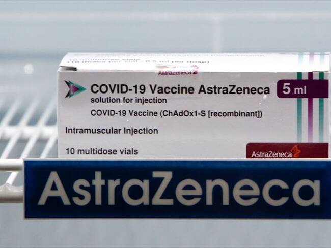 El grupo farmacéutico británico-sueco aseguró haber respetado plenamente su contrato con Bruselas.. Foto: Chaiwat Subprasom/SOPA Images/LightRocket via Getty Images