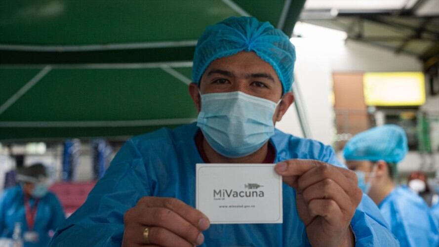Bogotá es la primera ciudad que habilita el certificado digital de vacunación contra COVID-19. Foto: Getty Images / SEBASTIAN BARROS