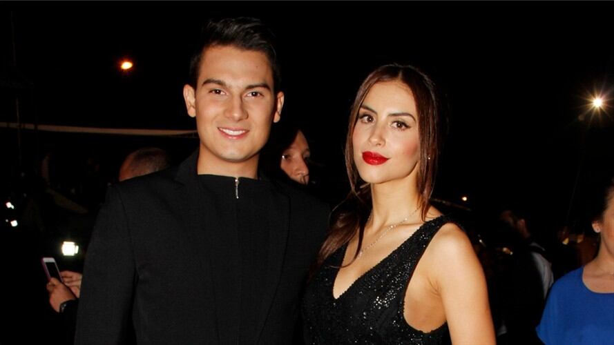 Cantante Pipe Bueno con presentadora Jessica Cediel. Foto: Colprensa / Luisa González