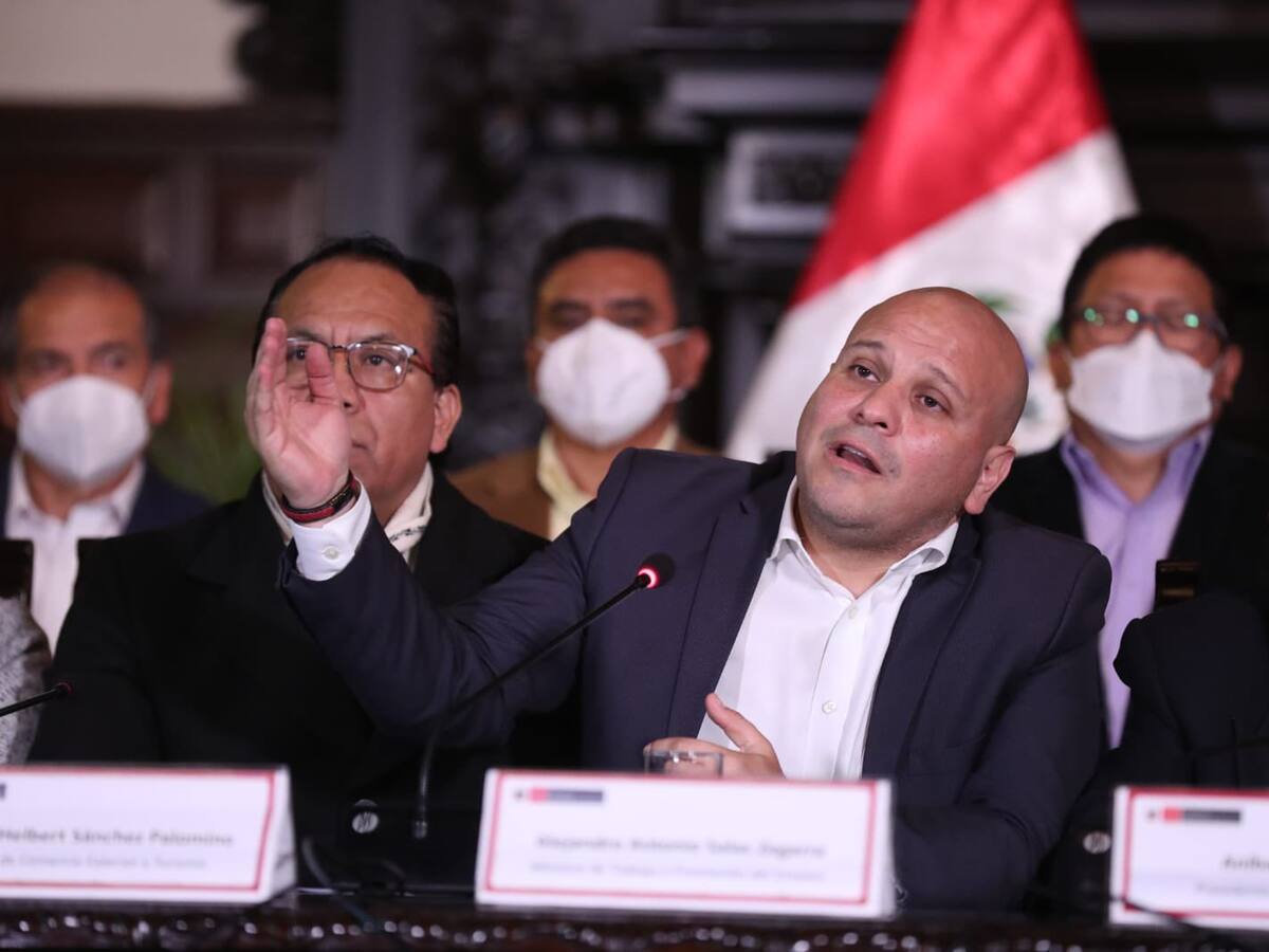 Si se rompe el orden democrático hay dictadura: ministro saliente de Trabajo de Perú