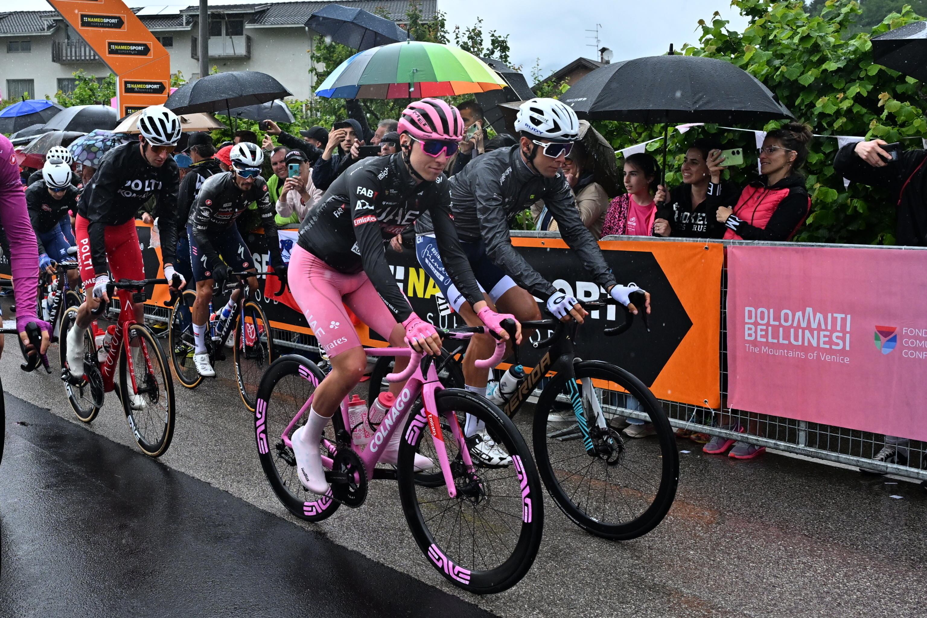 Ciclista en etapa 20 del Giro de Italia. Foto: EFE/EPA/LUCA ZENNARO