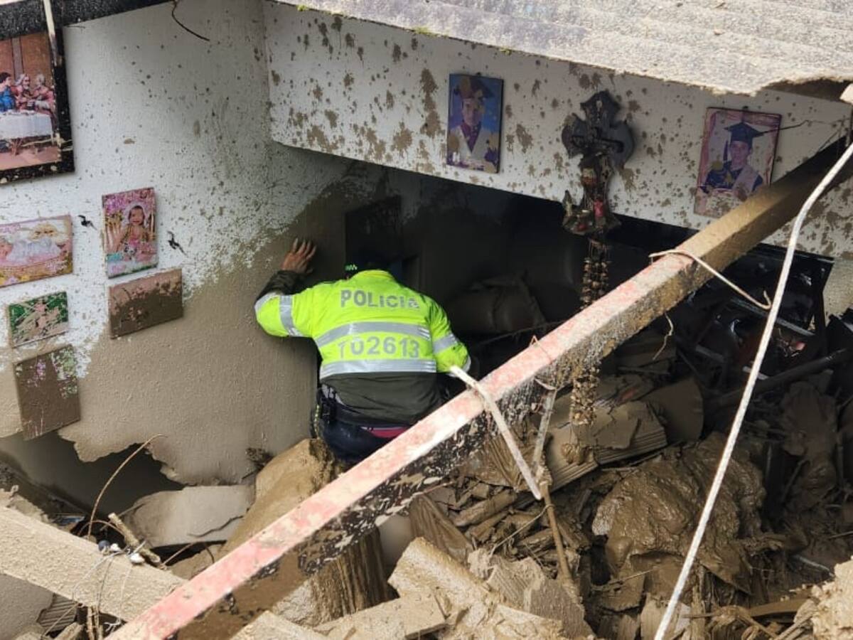 Son 20 víctimas fatales tras avalancha en la vereda El Naranjal, en Cundinamarca