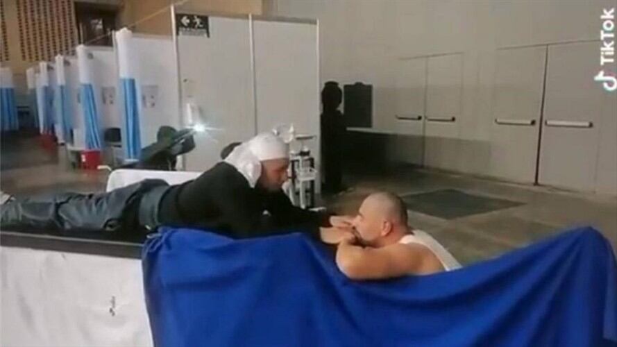 Nueve personas fueron apartadas de sus cargos luego de que se conocieran estos videos donde hacían coreografías en las instalaciones del lugar.. Foto: Captura de Pantalla