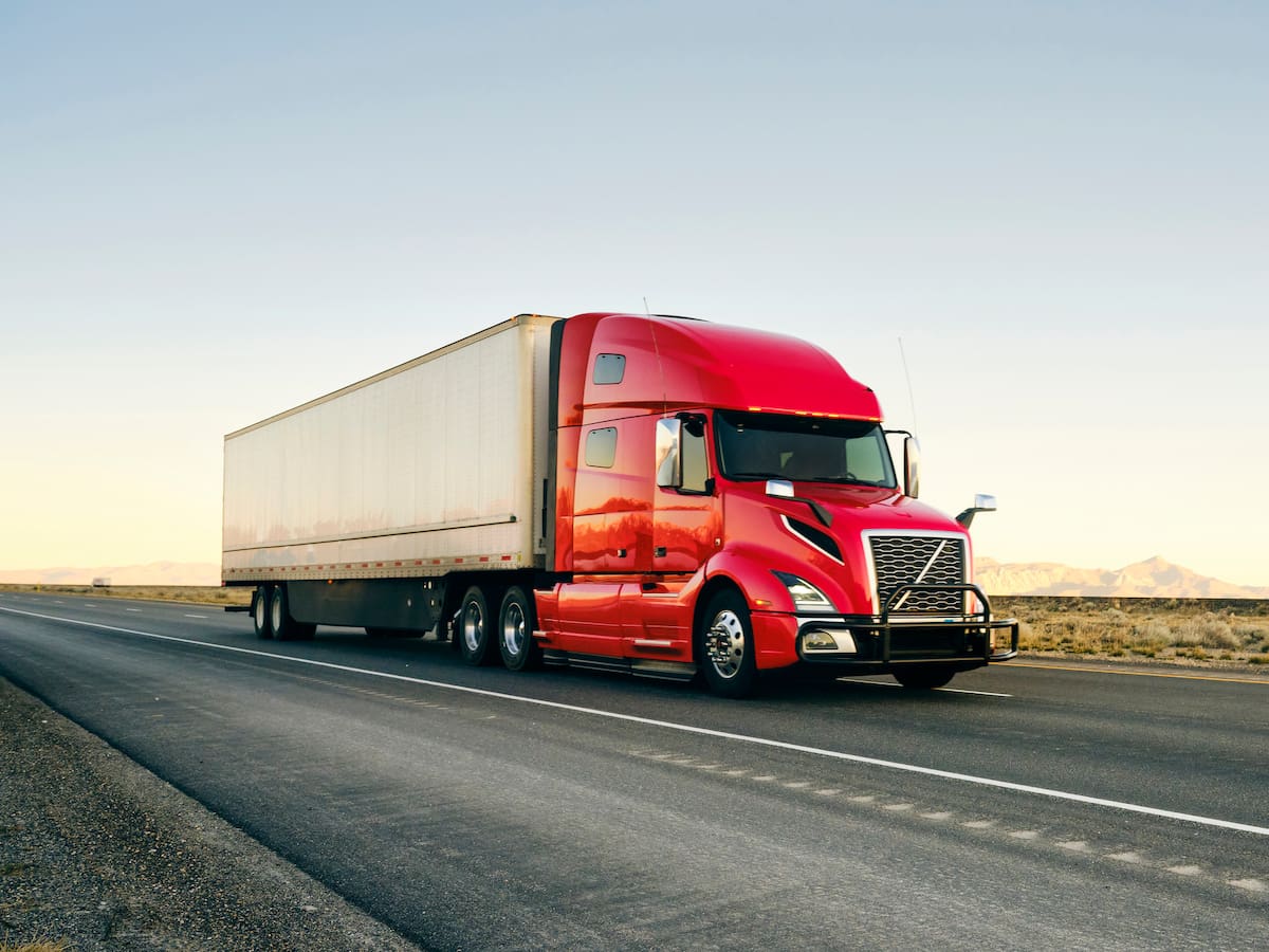 ¿Cuál es la diferencia entre camión y tractomula?