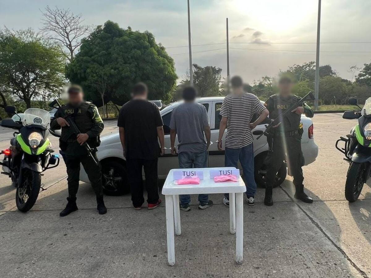 Capturan a tres hombres con un kilo de cocaína en la vía Planeta Rica – Caucasia
