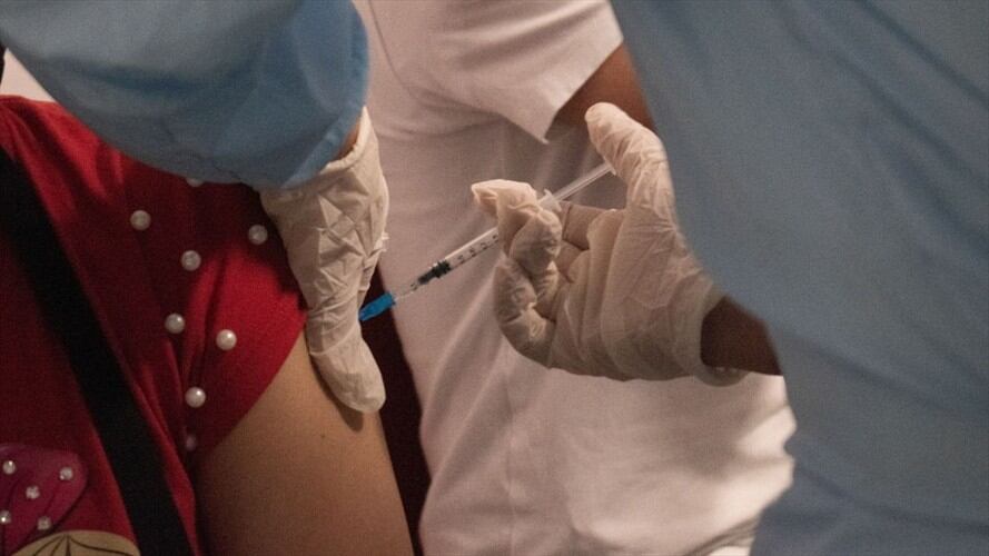 A propósito de la disponibilidad de vacunas, les hizo un llamado a quienes no han atendido la convocatoria. Foto: Getty Images / DANIEL ROMERO