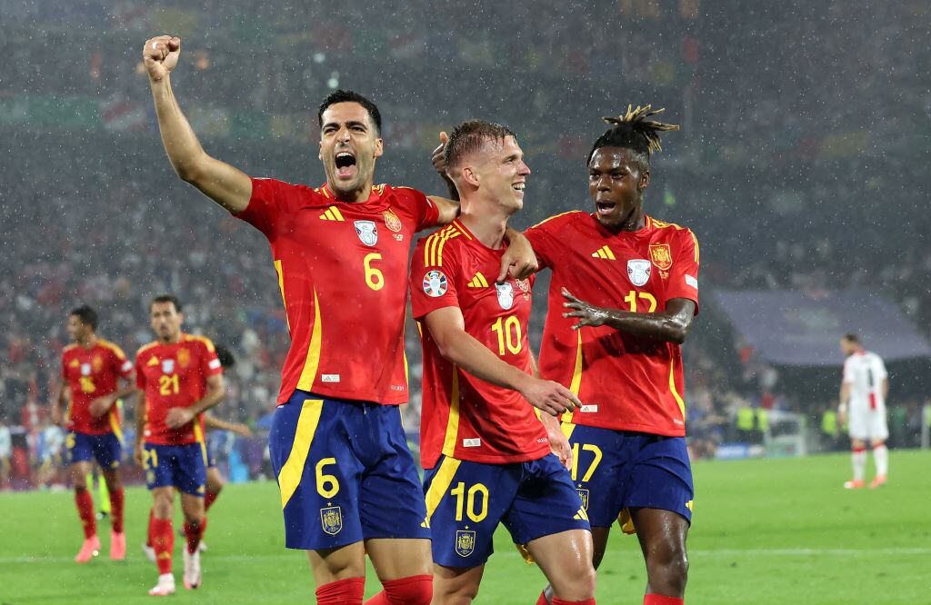 España celebra su clasificación a las semifinales de la Eurocopa 2024. Foto: Alex Grimm/Getty Images