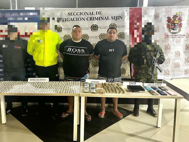 Capturados “Ñoño” y “Soldado” quienes tenían el control del microtráfico en la comuna 8. / Foto: Mecuc.