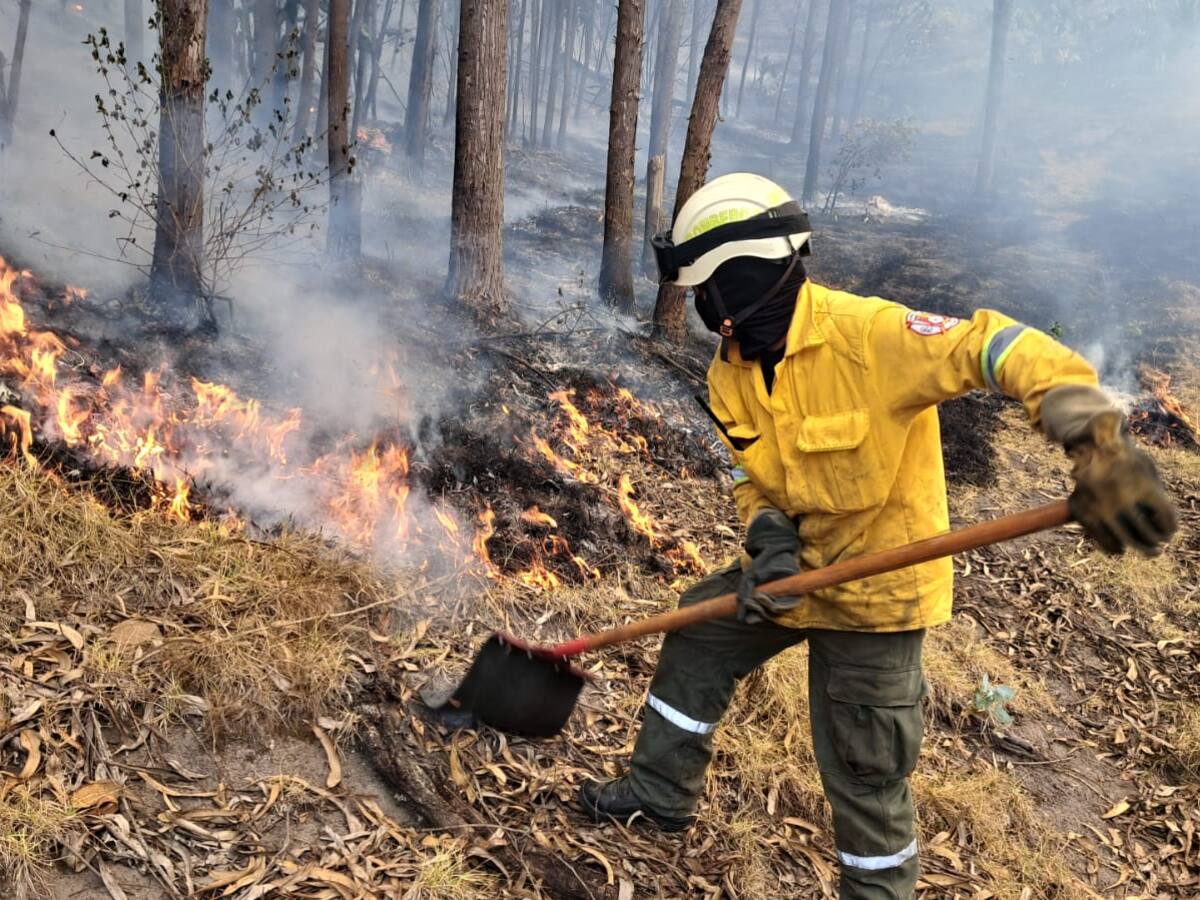Dos Incendios forestales amenazan a Soacha, Cundinamarca