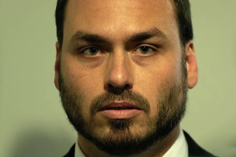 Carlos Bolsonaro, hijo del expresidente de Brasil, Jair Bolsonaro. Foto: EFE/Joédson Alves