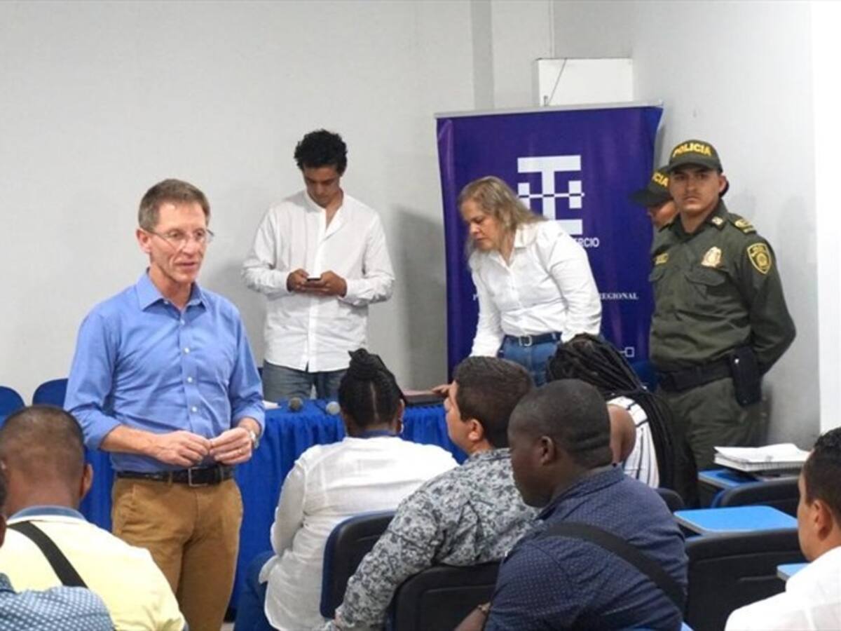 Gobierno lanzó plan para reforzar seguridad de líderes de sustitución de cultivos ilícitos