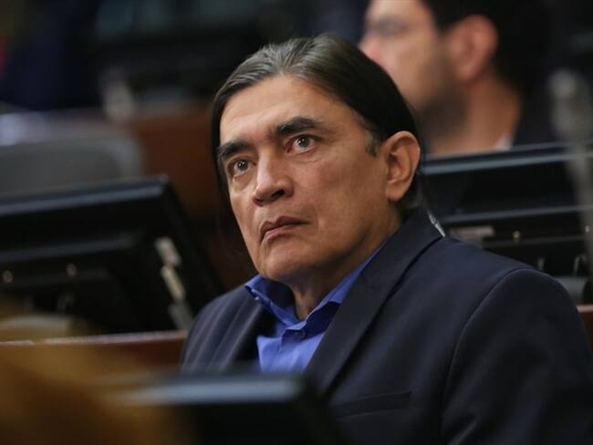 Gustavo Bolívar acepta fallo que lo ordena a retractarse de calumnias contra Álvaro Uribe