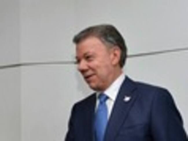 Juan Manuel Santos, presidente de la República. Álvaro Uribe, senador del Centro Democrático. Foto: Colprensa.