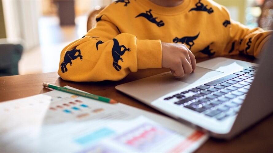Foto de referencia de un niño estudiando. Foto: Getty Images