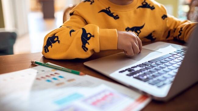 Foto de referencia de un niño estudiando. Foto: Getty Images