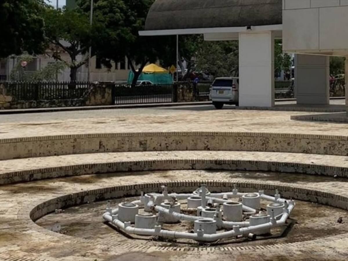 Tras cinco años no avanzan las obras de restauración del teatro Amira de la Rosa