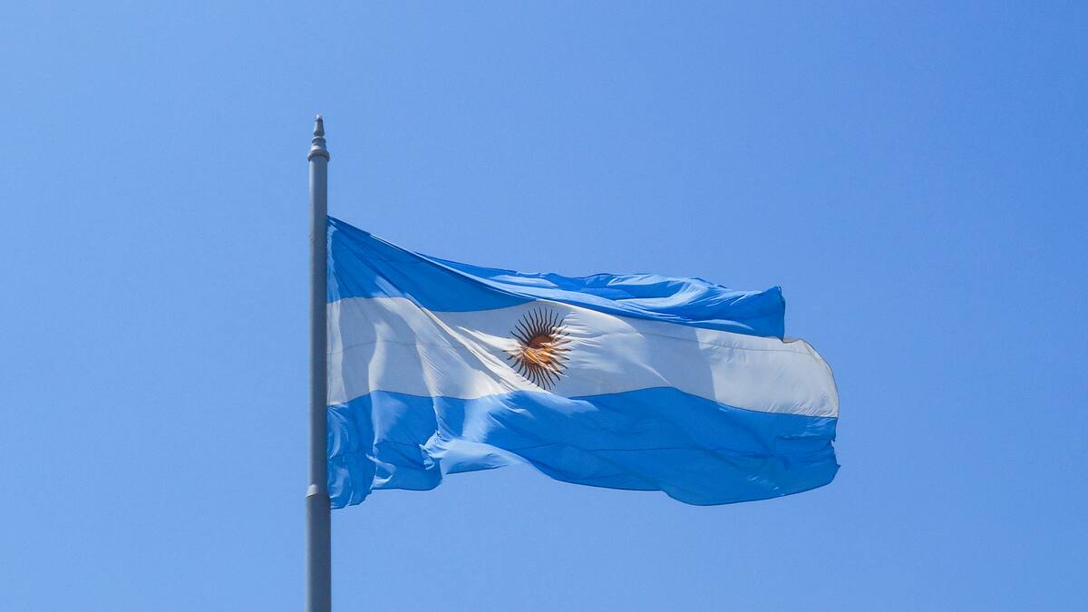 Gobierno argentino suspende agencia de noticias Télam y pone vallas en sus sedes