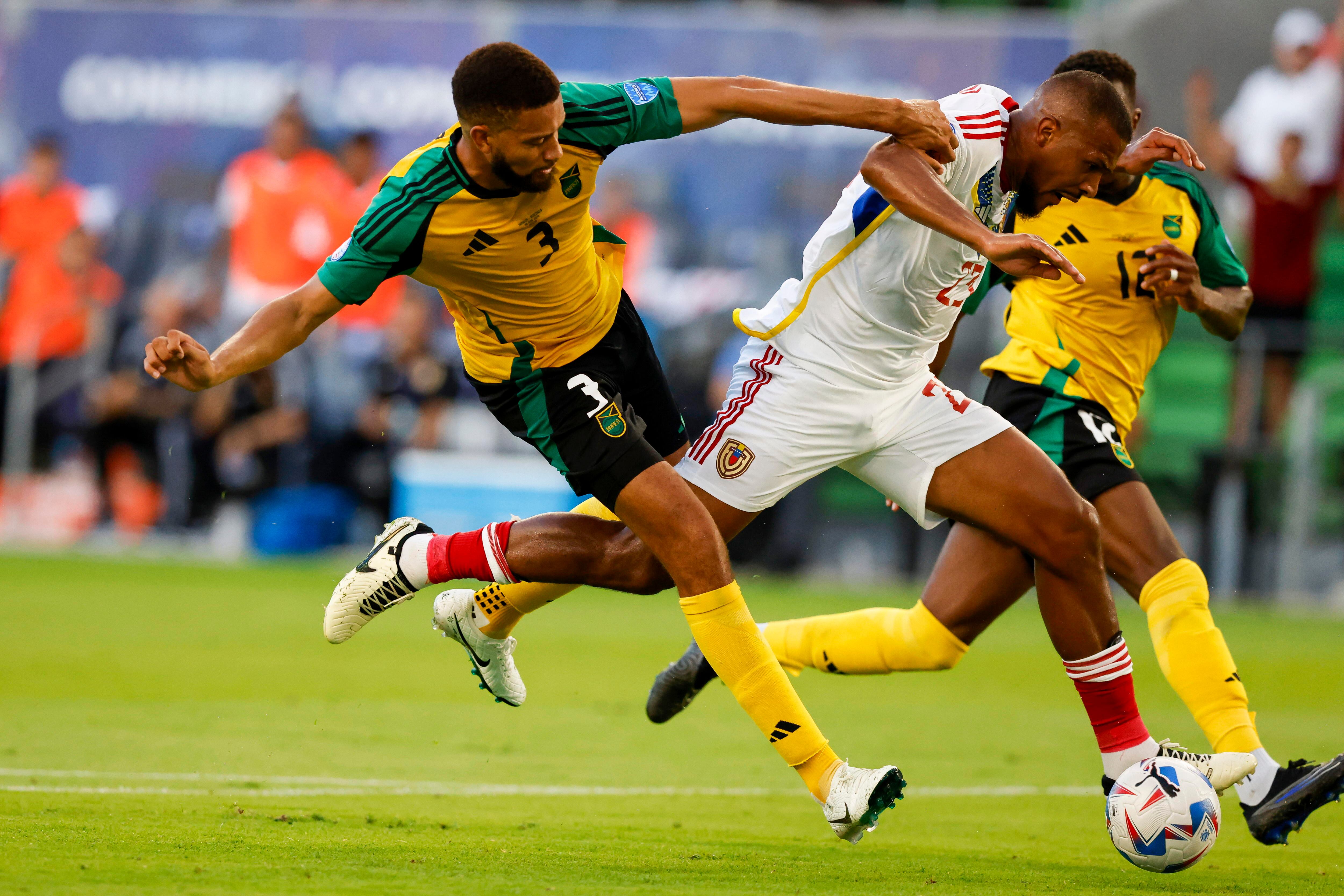 Austin (United States), 01/07/2024.- Jamaica defender Michael Hector (L), Venezuela forward Jose Salomon Rondon (C), and Jamaica defender Wes Harding (R) in action during the second half of the CONMEBOL Copa America 2024 group B match between Jamaica and Venezuela in Austin, Texas, USA, 30 June 2024. EFE/EPA/ADAM DAVIS