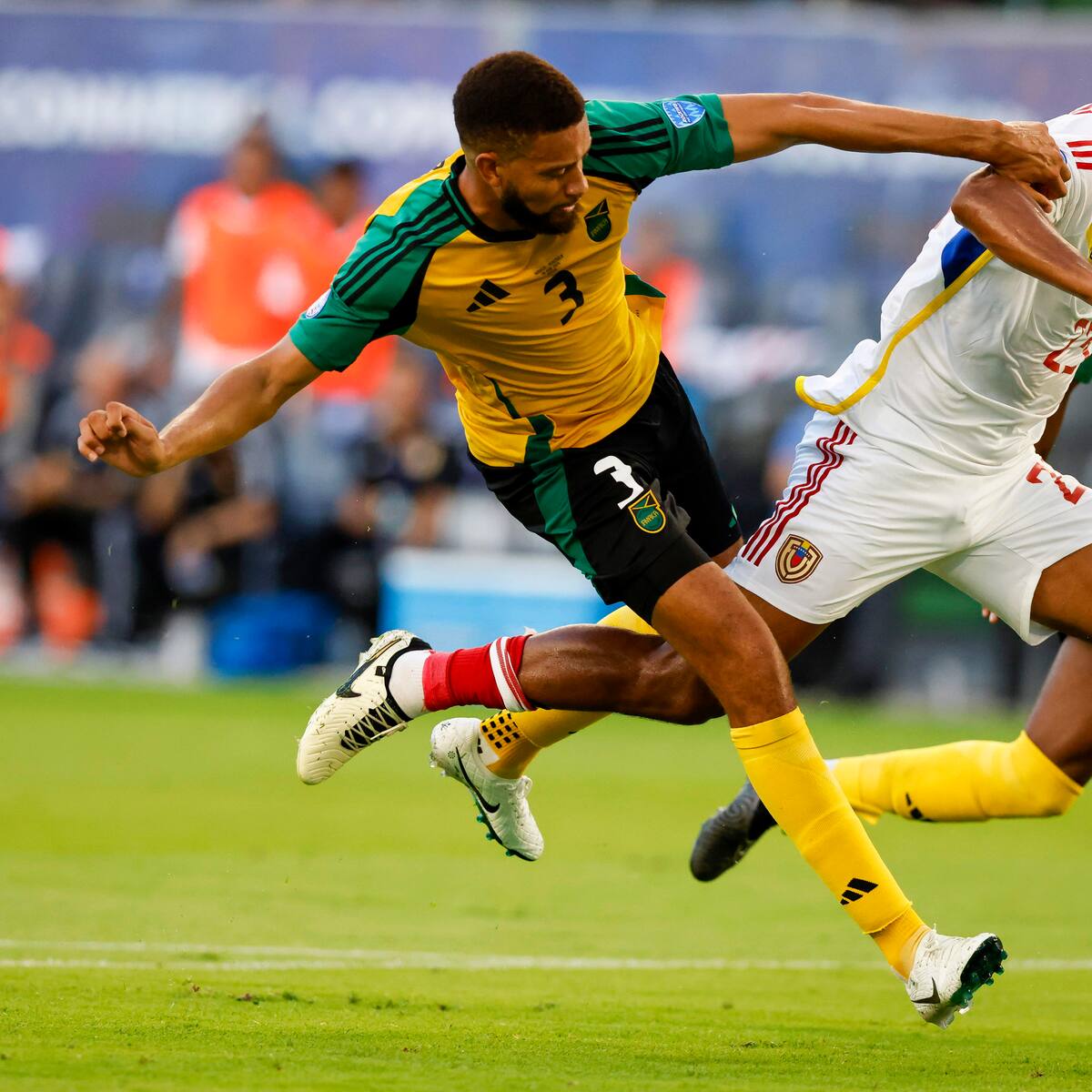 “Ya jugamos tres partidos; tocan tres más”: Rondón celebra el triunfo de Venezuela