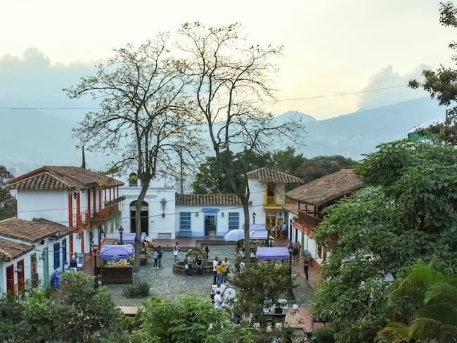 Pueblito Paisan en el Cerro de Nutibara en Medellin, Antioquia, Colombia. Foto: Getty Images.