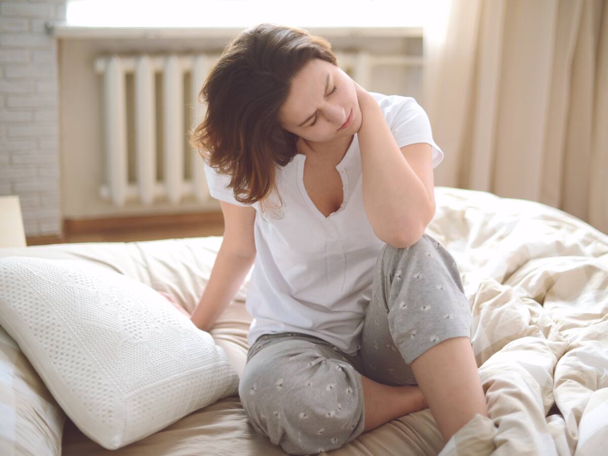 ¿Cómo elegir una buena almohada y evitar el dolor del cuello?