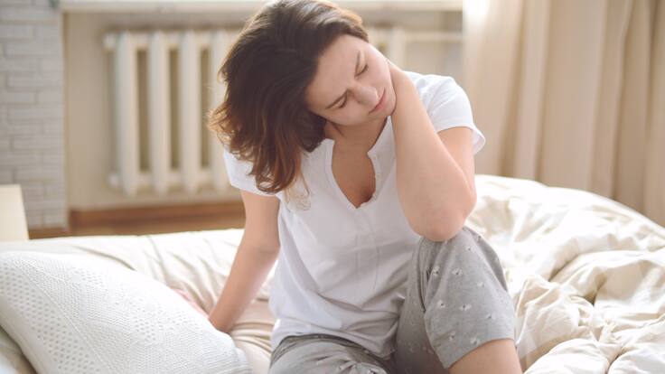 ¿Cómo elegir una buena almohada y evitar el dolor del cuello?