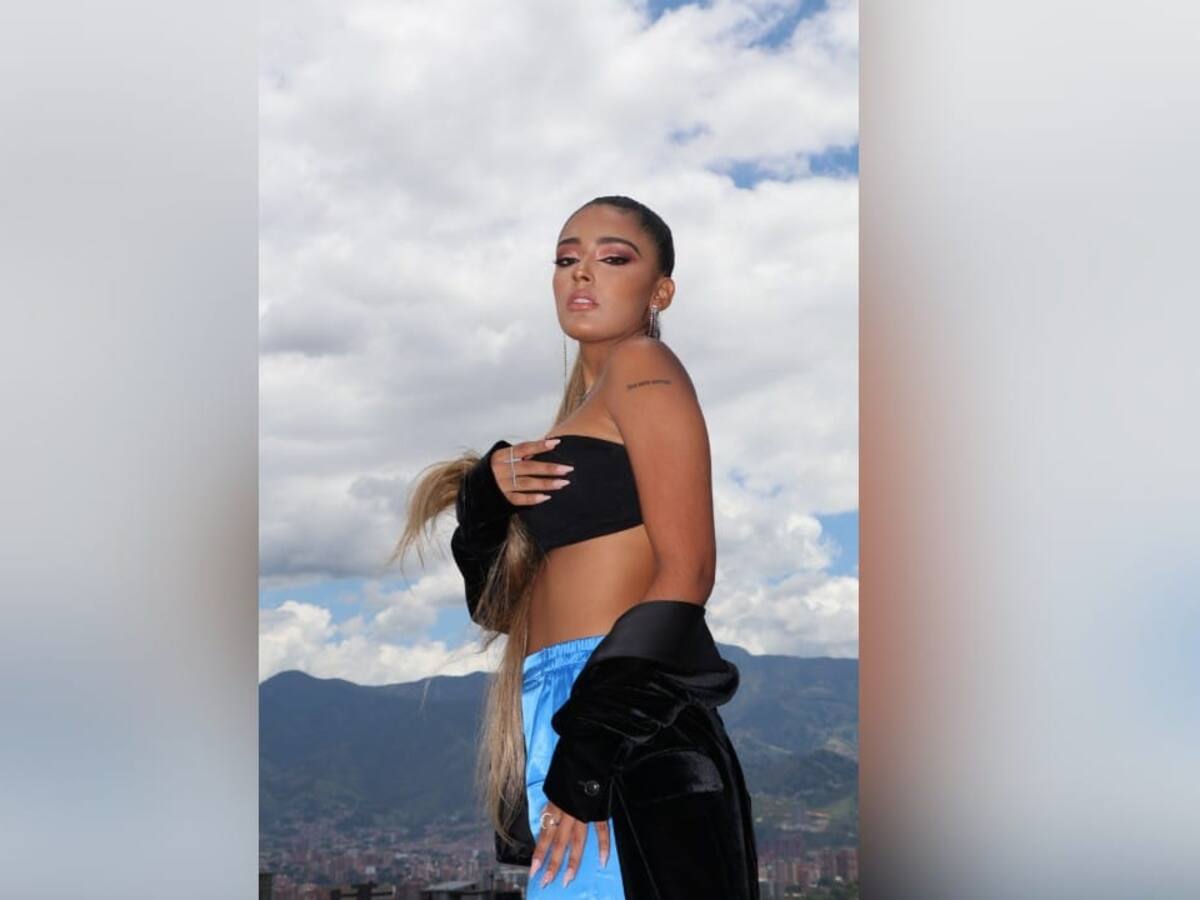 Estoy de celebración: Abril Singer, la artista que fue elegida por Maluma para cantar junto a él en el concierto de Medellín