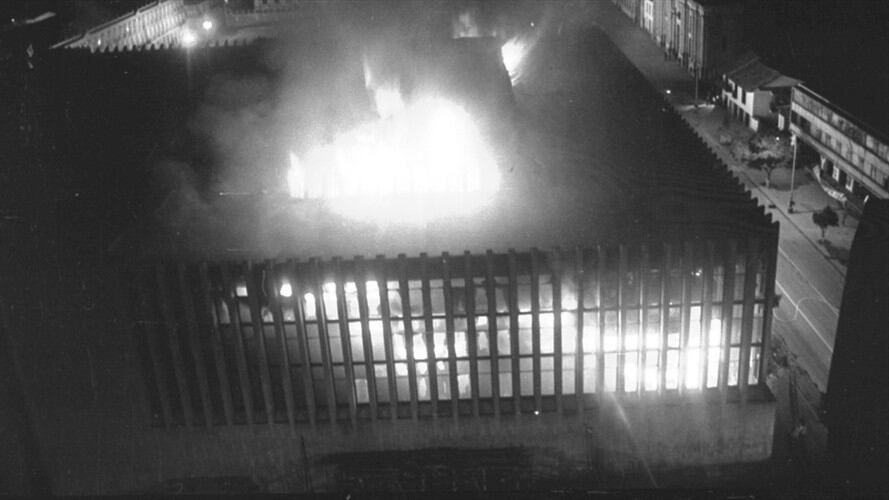 Toma al Palacio de Justicia. Foto: Colprensa / Se conmemoran los 36 años del holocausto en el Palacio de Justicia