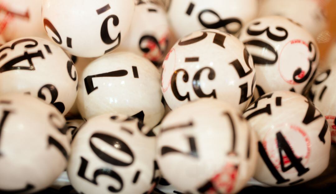 Imagen de referencia de balotas de lotería. Foto: Getty Images.