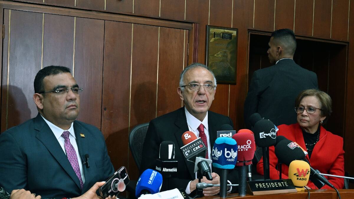 MinDefensa dice que Pegasus sí existió y que una misión de la Fiscalía viajará a Israel