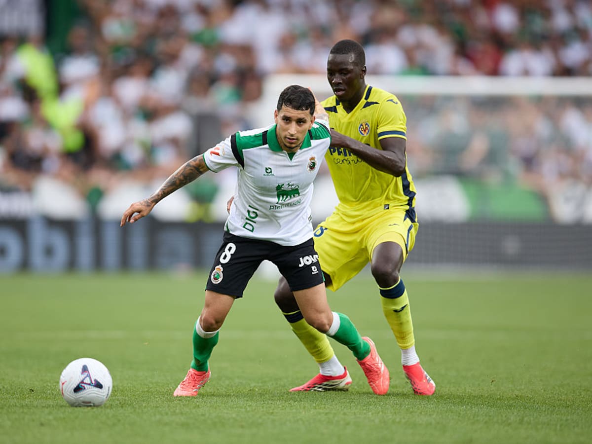 Gustavo Puerta jugó los 90 minutos en su debut en primera división española con Racing de Santander
