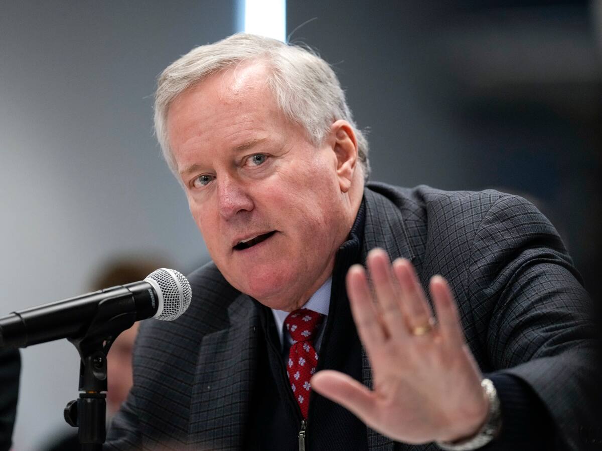 Mark Meadows, exjefe de gabinete de Trump, también se entregó en una cárcel de Georgia