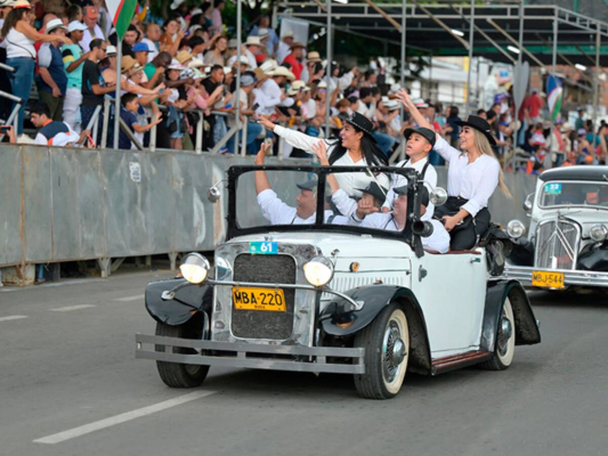 Inseguridad en el país reduce participación en desfile de autos clásicos de la Feria de Cali