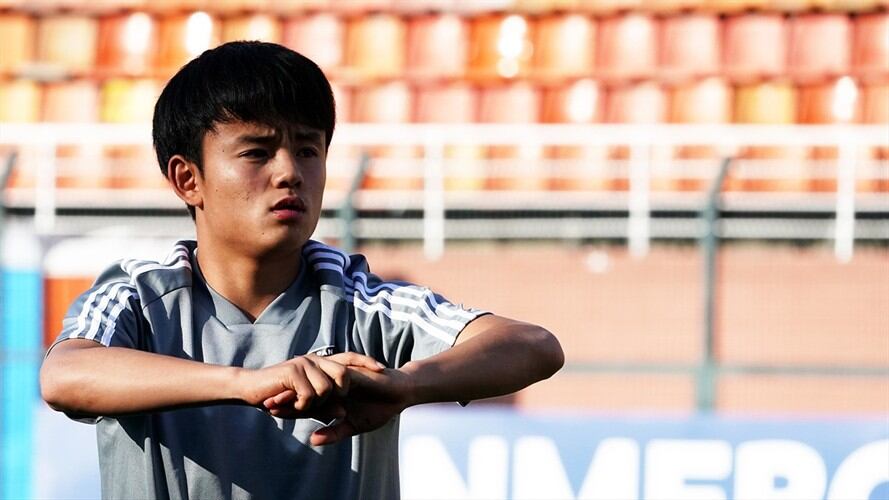 El veterano Gaku Shibasaki lo tiene claro: "Es el futuro del fútbol japonés".. Foto: Getty Images