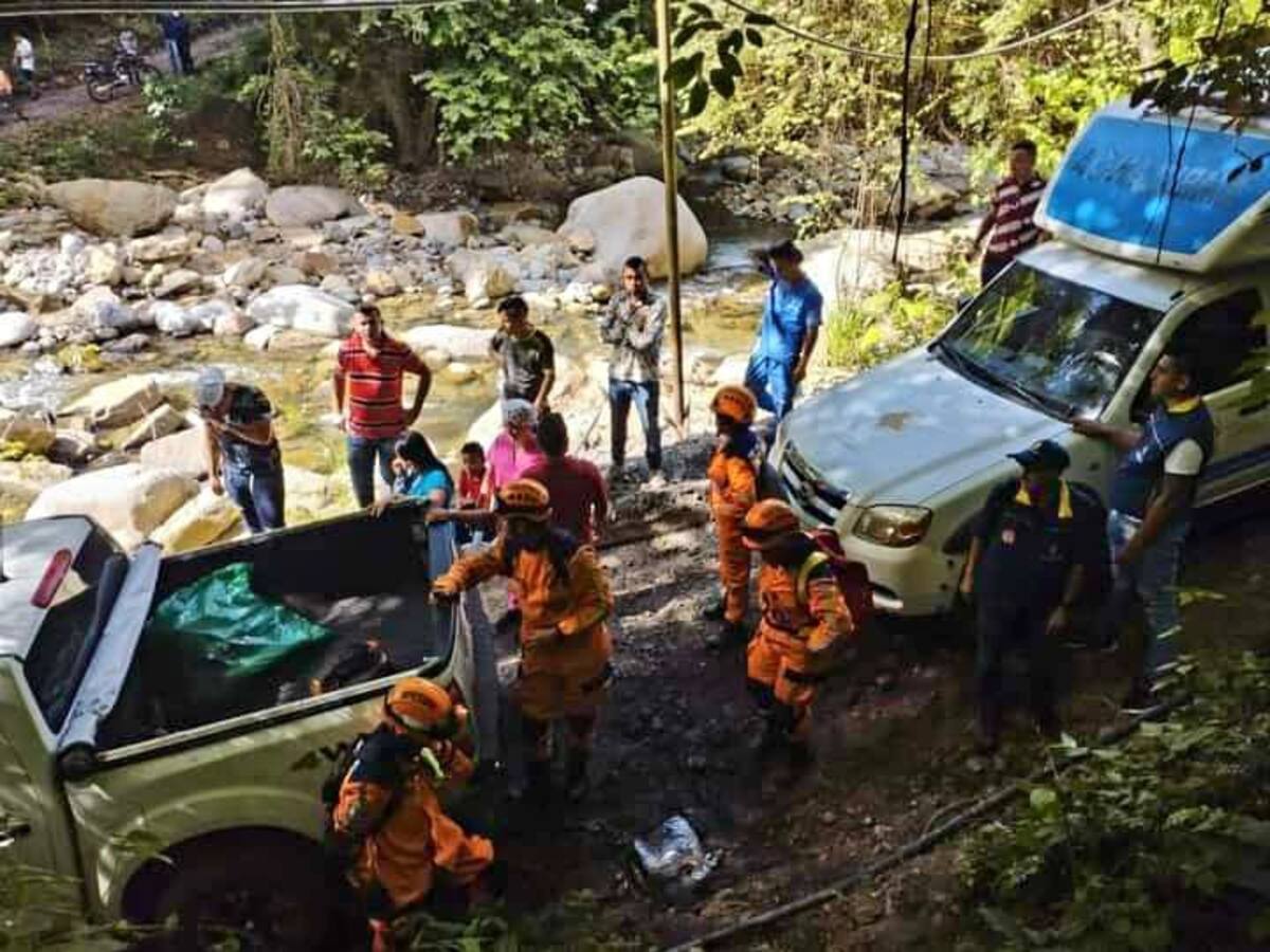 Continúan labores de rescate en mina de carbón donde 14 personas están atrapadas