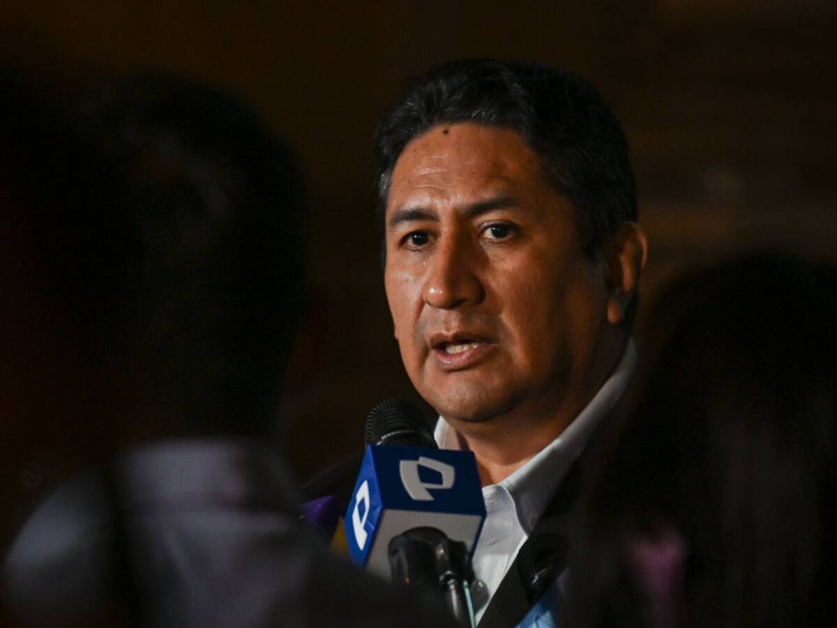 Dictan 36 meses de prisión para el líder de partido que llevó a Castillo al poder en Perú