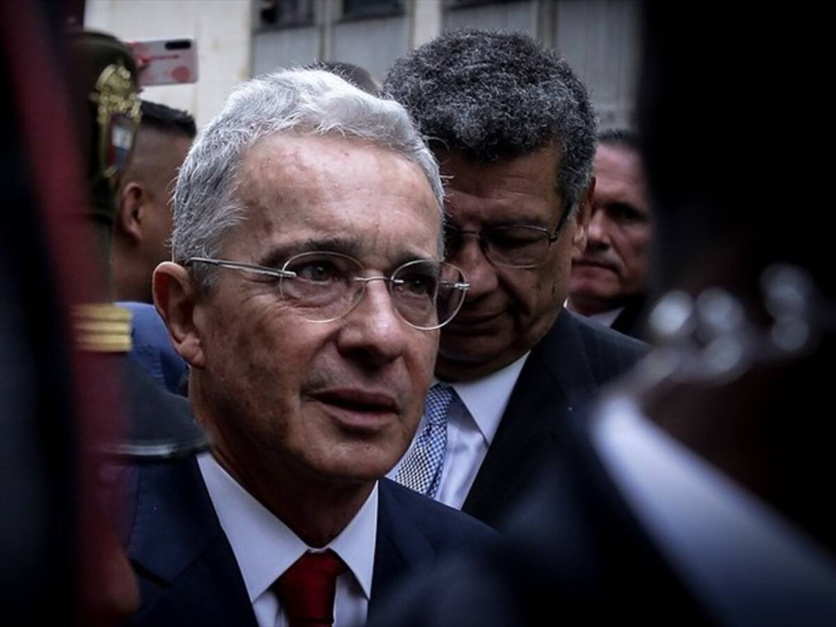 Procesos contra expresidente Uribe pasan a la Fiscalía