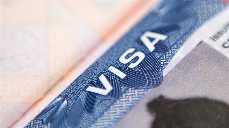 Imagen de referencia de visa. Foto: Getty Images / Alexander W Helin