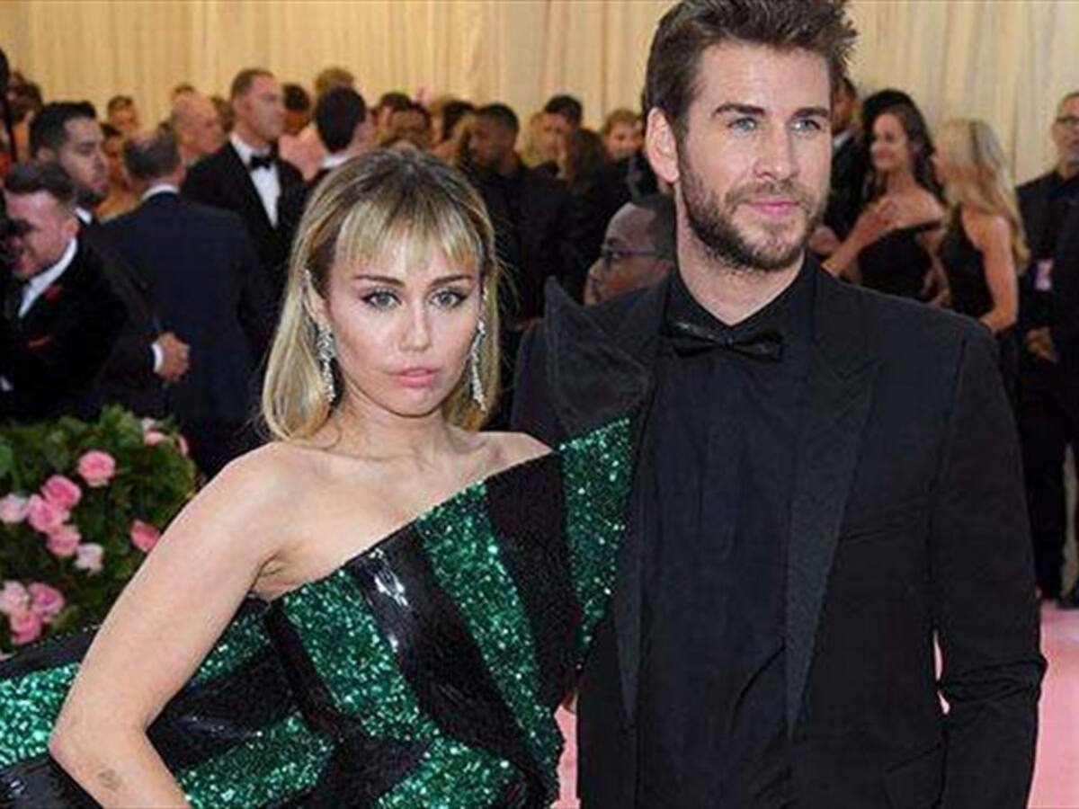 Miley Cyrus perdió su virginidad con Liam Hemsworth