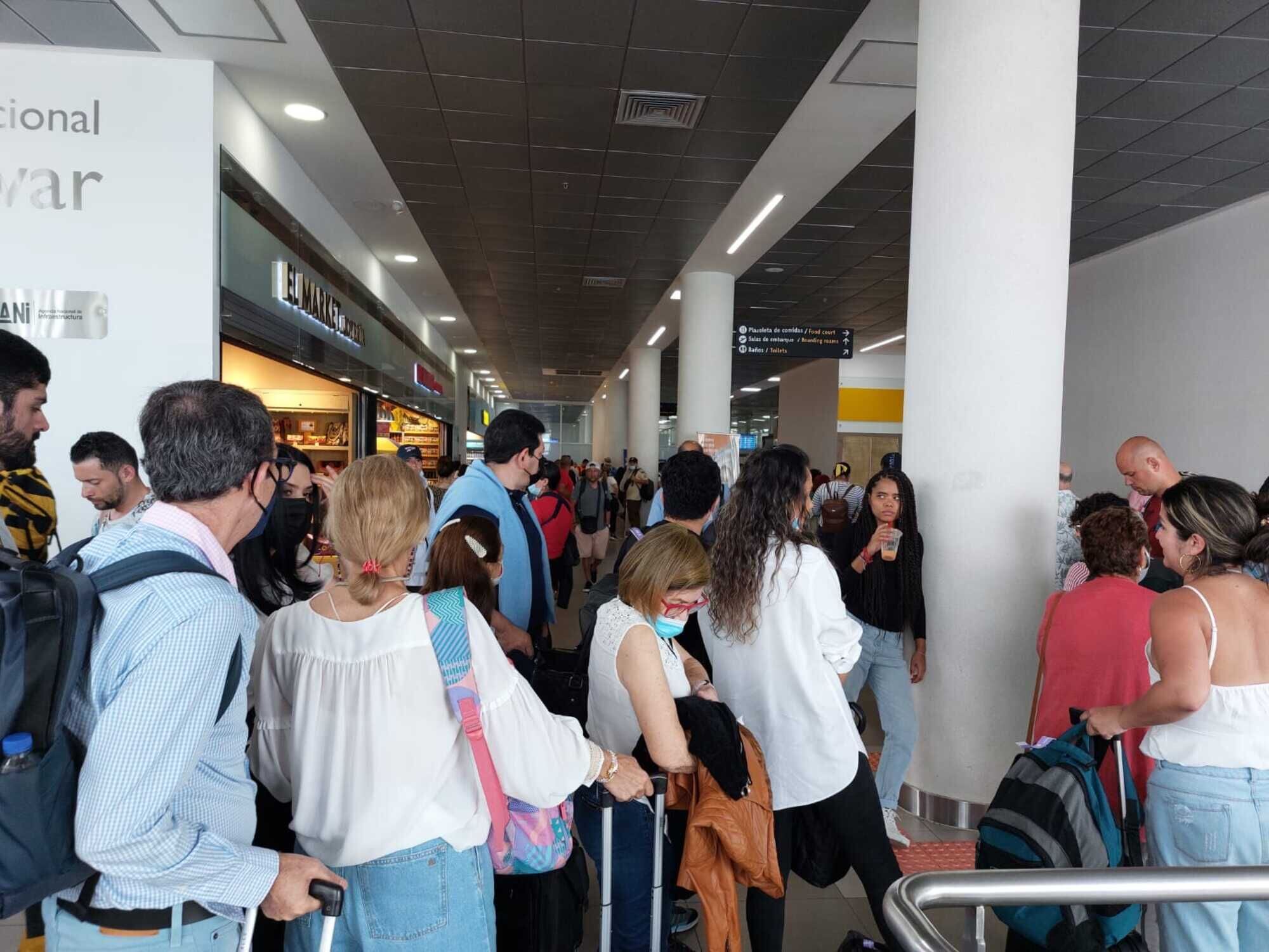 Protestas en el aeropuerto de Santa Marta/ Gissell Campo