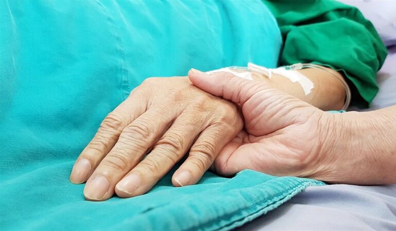 Desde el Congreso insisten en la necesidad de regular la eutanasia en Colombia. Foto: Getty Images