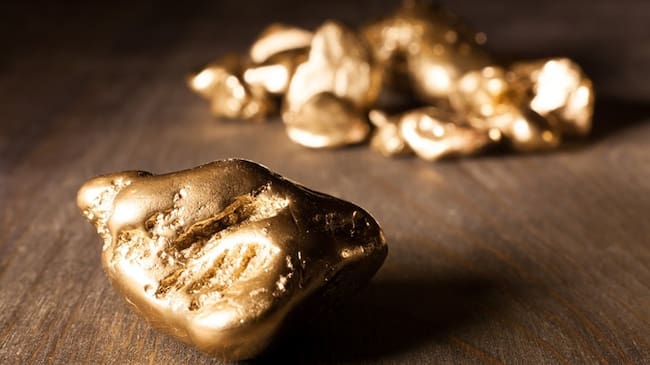 Grandes estructuras que, con la apariencia de comercializadoras, estarían recurriendo a diferentes maniobras para dar apariencia de legalidad al oro y exportarlo. Foto: Getty Images / JOVO MARJANOVIC