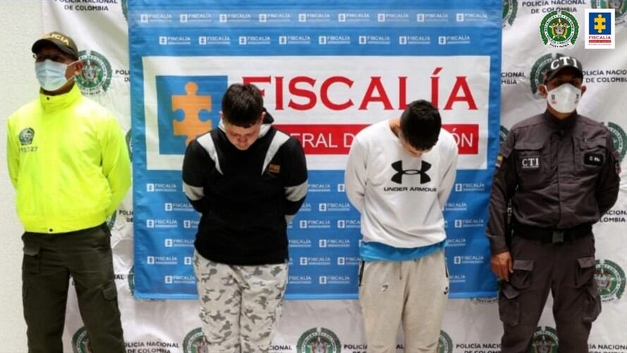 Se les imputó los delitos de homicidio agravado, y fabricación, tráfico y porte de armas de fuego, accesorios, partes y municiones.. Foto: Cortesía Fiscalía