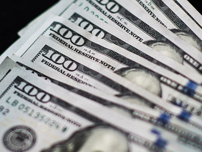 Dólar superó barrera de los $3.000. Foto: Getty Images