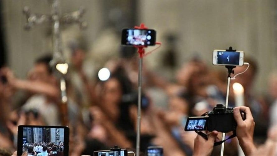 En materia digital, la Iglesia católica va "siguiendo al rebaño".. Foto: BBC Mundo